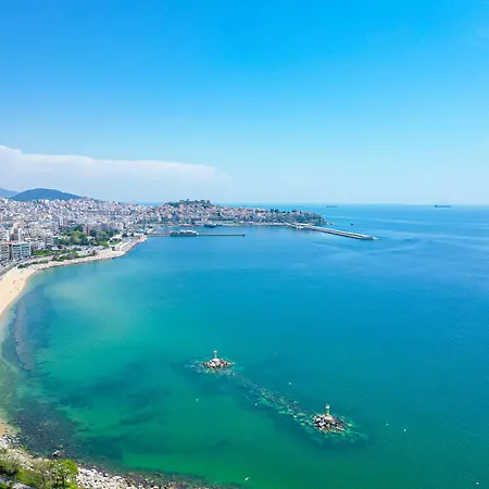 Finas Penthouse Apartman *