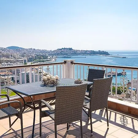 Finas Penthouse,private Terrace,great View,mins From Sea Apartment *