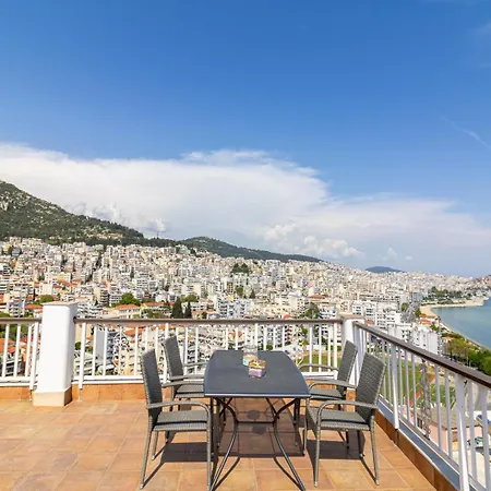 Finas Penthouse,private Terrace,great View,mins From Sea