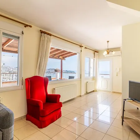 Finas Penthouse,private Terrace,great View,mins From Sea Apartment